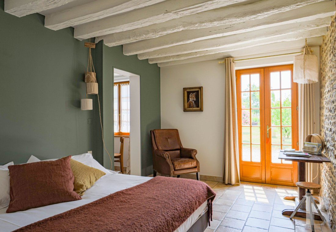 A former 18th century farmhouse with carefully renovated outbuildings on the edge of a forest in Perche - photo  n°29